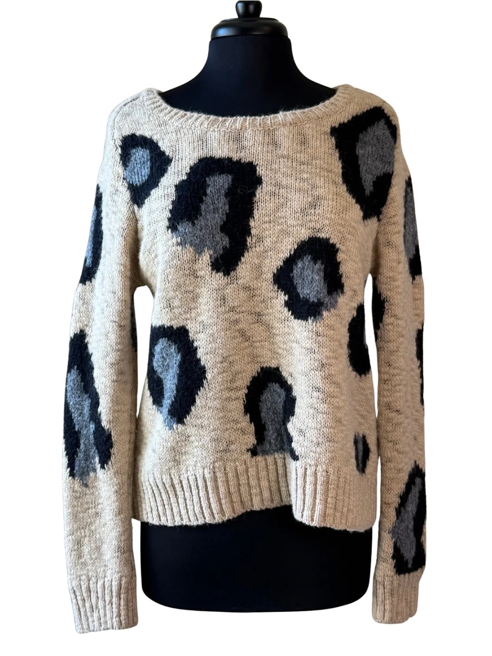 SLEEPING ON SNOW Leopard Print Knit Sweater  Size Large Beige